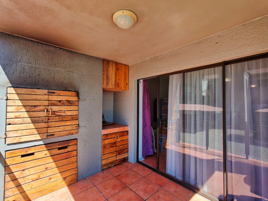 2 Bedroom Property for Sale in Hartenbos Central Western Cape